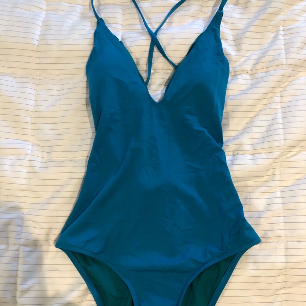 Roxy deep V one piece with tie back